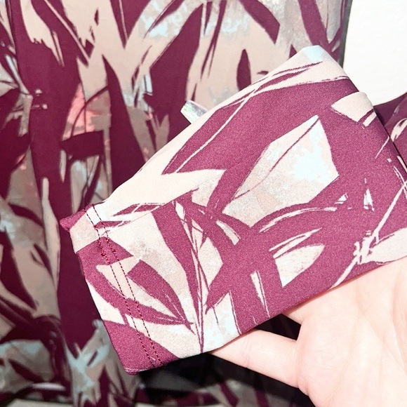 Garnet Hill Maroon Tropical Floral Long Sleeve Rash Guard Quarter Zip Top - Picture 4 of 9